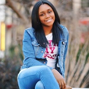 Meet your Posher, Makayla